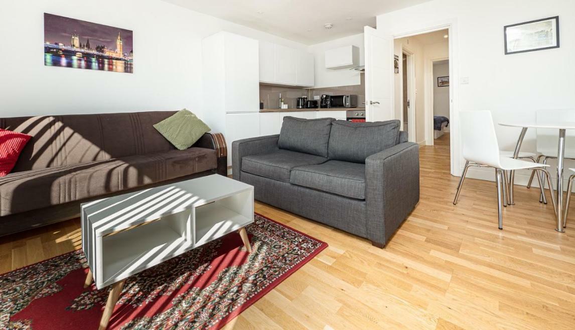 Easystay Slough Central Free Parking ภายนอก รูปภาพ